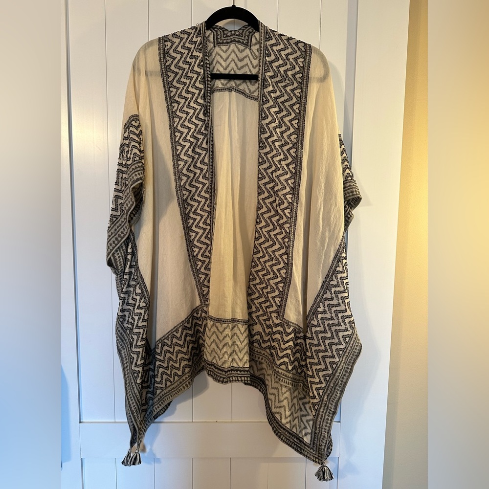 White/black kimono